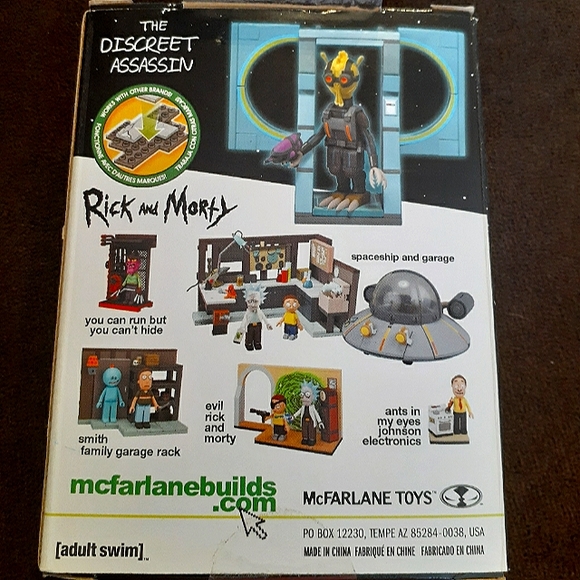 NIB Rick and Morty Discreet Assassin Figurine Construction Set - Picture 2 of 3